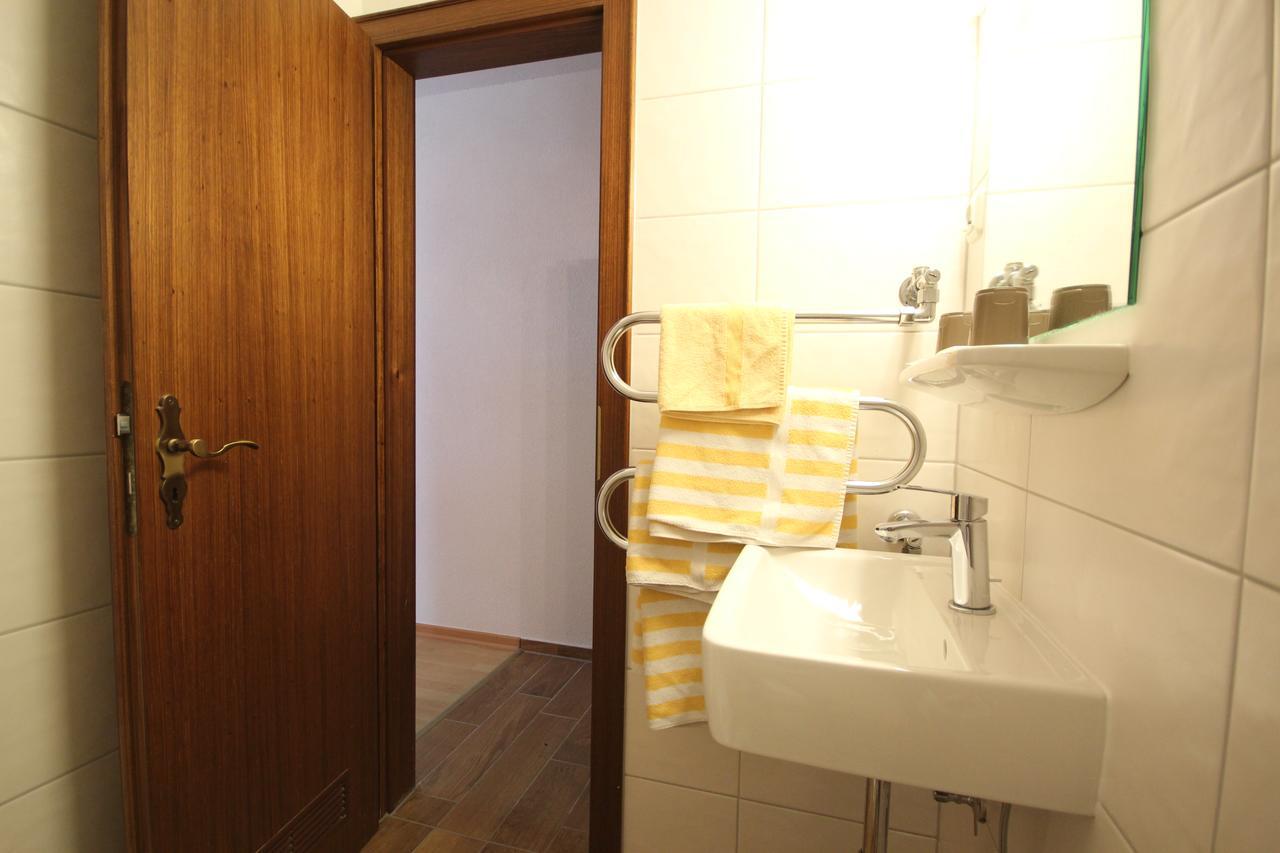 Fruhstuckshotel Grillenburg フルダ エクステリア 写真